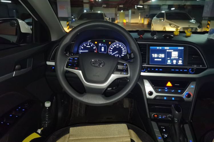 Used Hyundai Elantra (6th Generation / Lingdong) 2016 1.6L Automatic ZhiXuan – Elite Version Steering Wheel