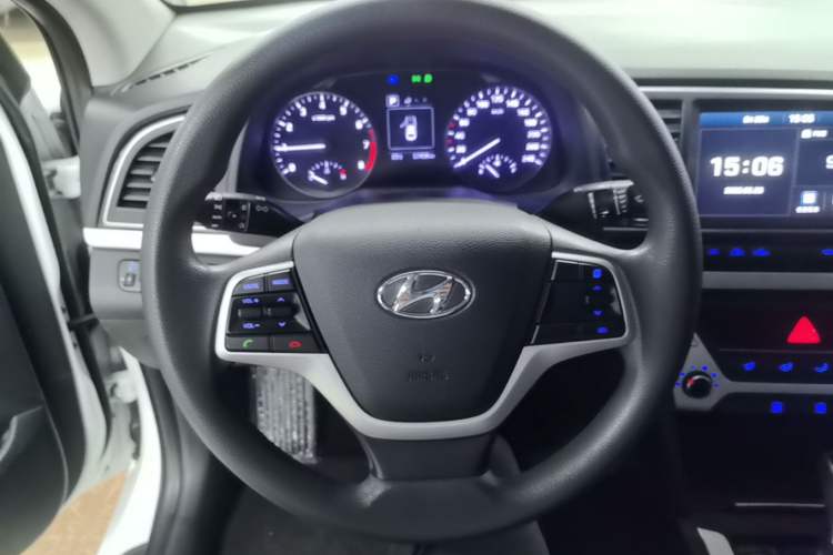 Used Hyundai Elantra (6th Generation / Lingdong) 2016 1.6L Automatic ZhiXuan – Elite Version Steering Wheel