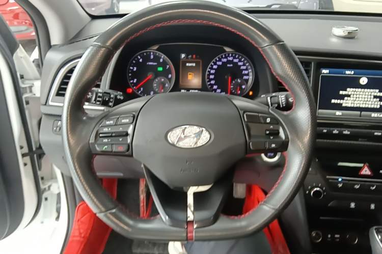 Used Hyundai Elantra (6th Generation / Lingdong) 2016 1.4T Dual-Clutch Xuan Dong · Dynamic Version Steering Wheel