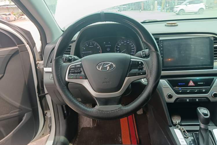 Used Hyundai Elantra (6th Generation / Lingdong) 2016 1.6L Automatic ZhiXuan – Elite Version Steering Wheel