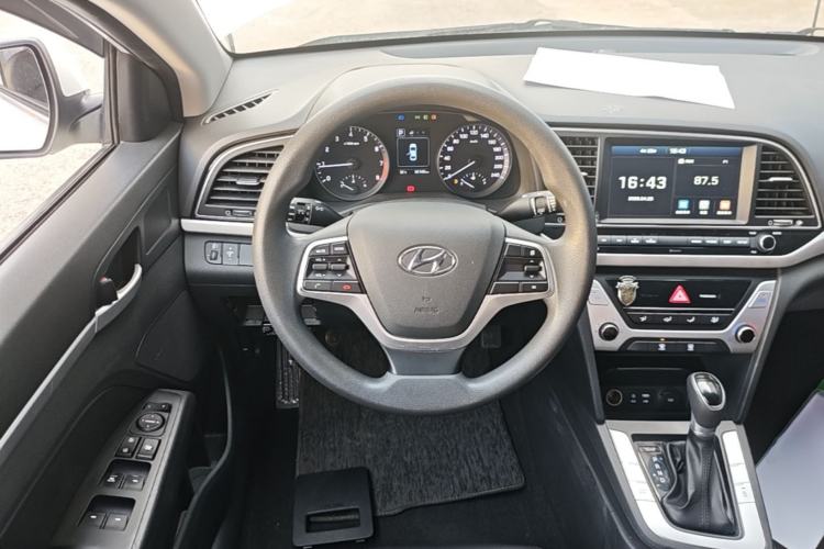 Used Hyundai Elantra (6th Generation / Lingdong) 2016 1.6L Automatic ZhiXuan – Elite Version Steering Wheel