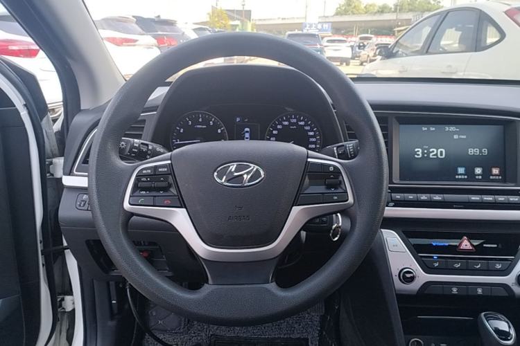 Used Hyundai Elantra (6th Generation / Lingdong) 2016 1.6L Automatic ZhiXuan – Elite Version Steering Wheel