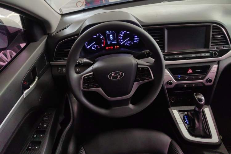 Used Hyundai Elantra (6th Generation / Lingdong) 2016 1.6L Automatic ZhiXuan – Elite Version Steering Wheel