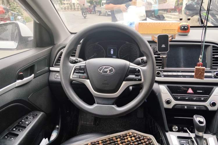 Used Hyundai Elantra (6th Generation / Lingdong) 2016 1.6L Automatic ZhiXuan – Elite Version Steering Wheel