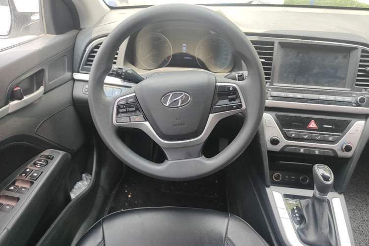 Used Hyundai Elantra (6th Generation / Lingdong) 2016 1.6L Automatic ZhiXuan – Elite Version Steering Wheel