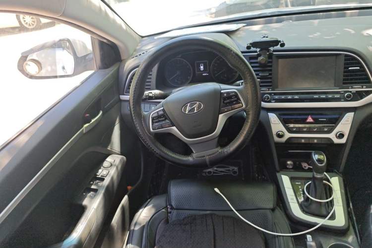 Used Hyundai Elantra (6th Generation / Lingdong) 2016 1.6L Automatic ZhiXuan – Elite Version Steering Wheel