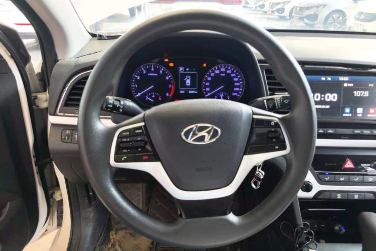Used Hyundai Elantra (6th Generation / Lingdong) 2016 1.6L Automatic ZhiXuan – Elite Version Steering Wheel