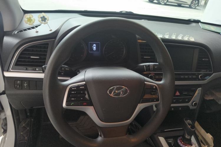 Used Hyundai Elantra (6th Generation / Lingdong) 2016 1.6L Automatic ZhiXuan – Elite Version Steering Wheel
