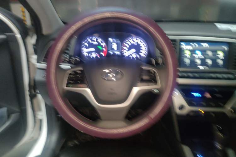 Used Hyundai Elantra (6th Generation / Lingdong) 2016 1.6L Automatic ZhiXuan – Elite Version Steering Wheel