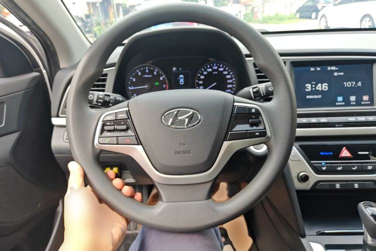 Used Hyundai Elantra (6th Generation / Lingdong) 2016 1.6L Automatic ZhiXuan – Elite Version Steering Wheel