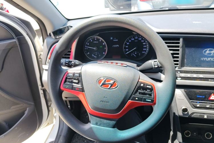 Used Hyundai Elantra (6th Generation / Lingdong) 2016 1.6L Automatic ZhiXuan – Elite Version Steering Wheel
