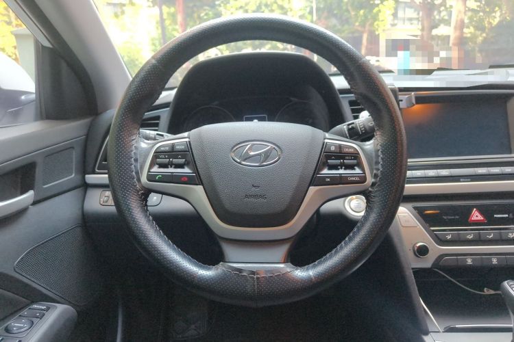 Used Hyundai Elantra (6th Generation / Lingdong) 2016 1.6L Automatic ZhiXuan · Luxury Version Steering Wheel
