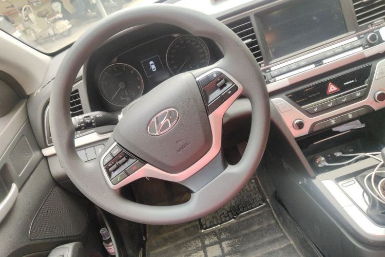 Used Hyundai Elantra (6th Generation / Lingdong) 2016 1.6L Automatic ZhiXuan – Elite Version Steering Wheel