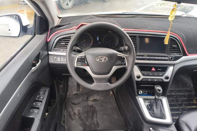 Used Hyundai Elantra (6th Generation / Lingdong) 2016 1.6L Automatic ZhiXuan – Elite Version Steering Wheel