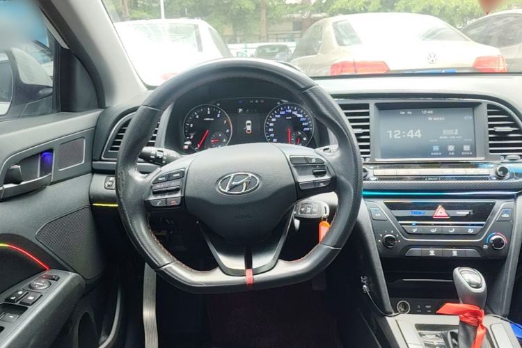 Used Hyundai Elantra (6th Generation / Lingdong) 2016 1.4T Dual-Clutch Xuan Dong · Dynamic Version Steering Wheel