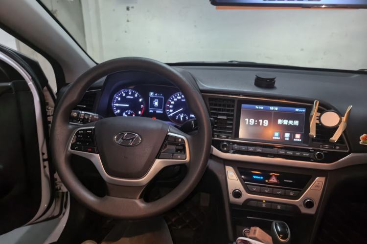 Used Hyundai Elantra (6th Generation / Lingdong) 2016 1.6L Automatic ZhiXuan – Elite Version Steering Wheel