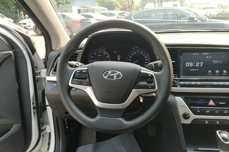 Used Hyundai Elantra (6th Generation / Lingdong) 2016 1.6L Automatic ZhiXuan – Elite Version Steering Wheel