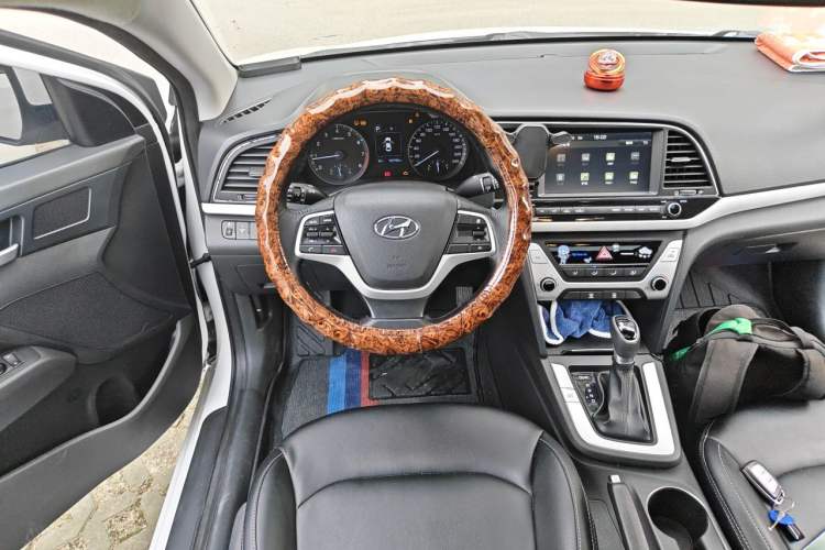 Used Hyundai Elantra (6th Generation / Lingdong) 2016 1.6L Automatic ZhiXuan – Elite Version Steering Wheel