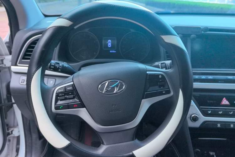 Used Hyundai Elantra (6th Generation / Lingdong) 2016 1.6L Automatic ZhiXuan – Elite Version Steering Wheel