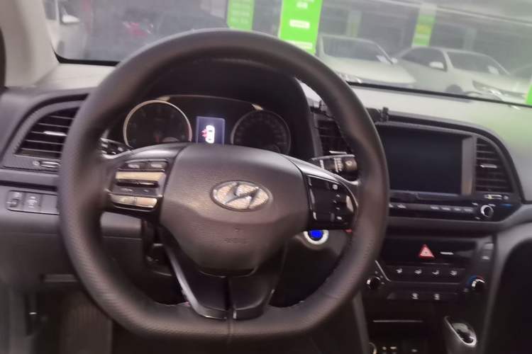 Used Hyundai Elantra (6th Generation / Lingdong) 2016 1.4T Dual-Clutch Xuan Dong · Dynamic Version Steering Wheel
