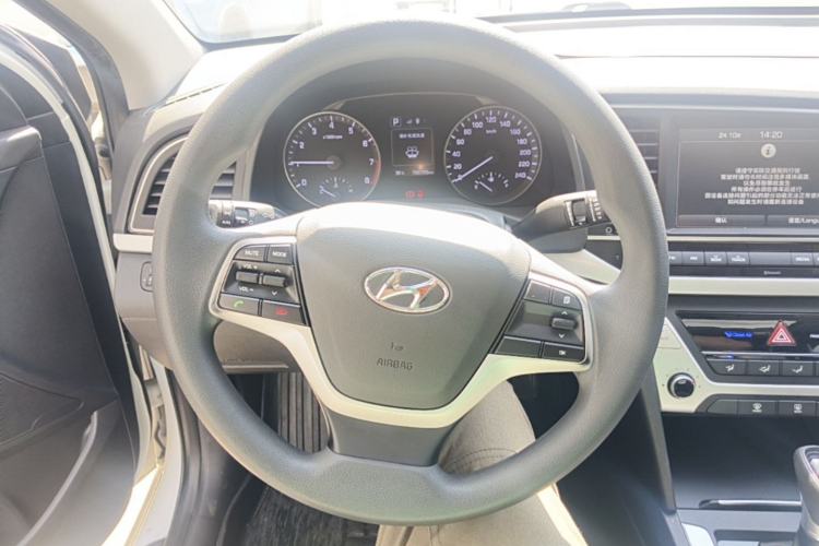 Used Hyundai Elantra (6th Generation / Lingdong) 2016 1.6L Automatic ZhiXuan – Elite Version Steering Wheel
