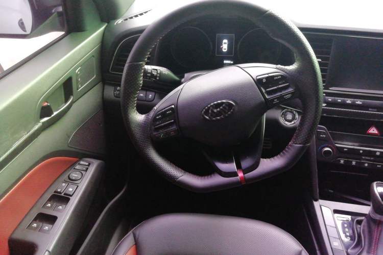 Used Hyundai Elantra (6th Generation / Lingdong) 2016 1.4T Dual-Clutch Xuan Dong · Flagship Edition Steering Wheel