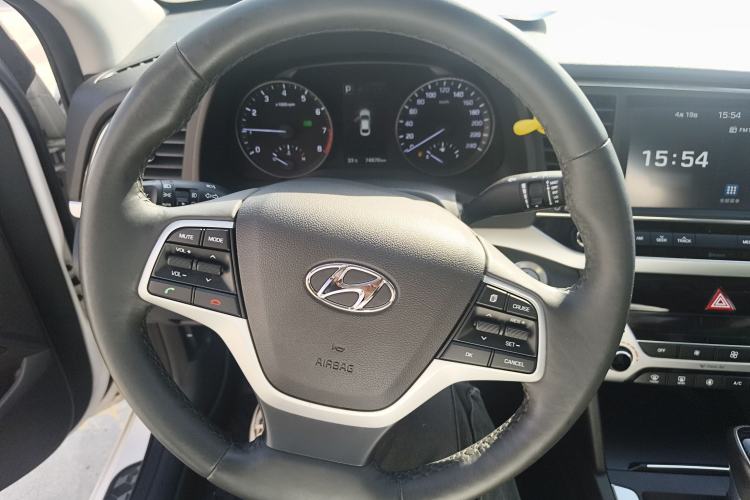 Used Hyundai Elantra (6th Generation / Lingdong) 2016 1.6L Automatic ZhiXuan · Flagship Edition Steering Wheel