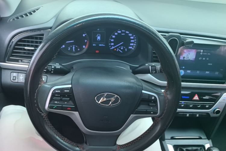 Used Hyundai Elantra (6th Generation / Lingdong) 2016 1.6L Manual ZhiXuan · Dynamic Model Steering Wheel