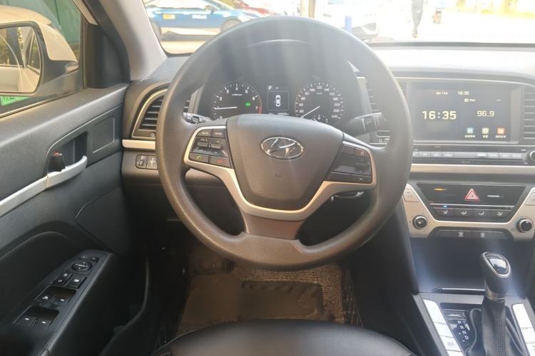 Used Hyundai Elantra (6th Generation / Lingdong) 2016 1.6L Automatic ZhiXuan – Elite Version Steering Wheel