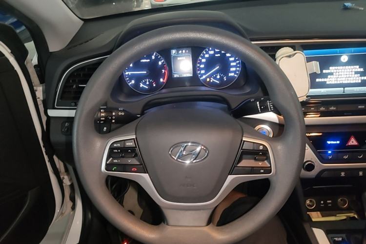 Used Hyundai Elantra (6th Generation / Lingdong) 2016 1.6L Automatic ZhiXuan – Elite Version Steering Wheel