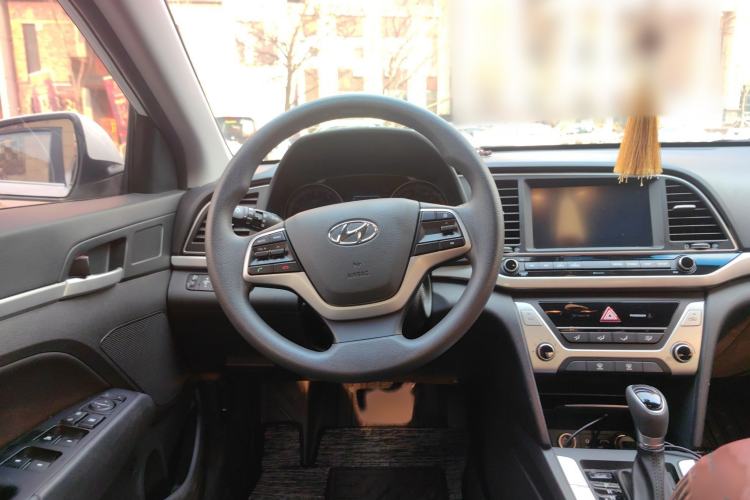 Used Hyundai Elantra (6th Generation / Lingdong) 2016 1.6L Automatic ZhiXuan – Elite Version Steering Wheel