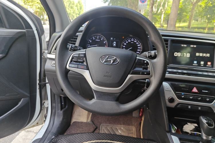 Used Hyundai Elantra (6th Generation / Lingdong) 2016 1.6L Automatic ZhiXuan – Elite Version Steering Wheel