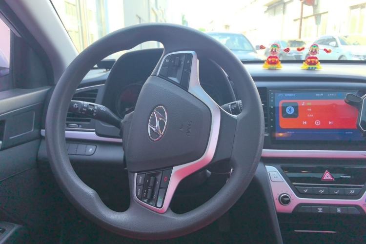 Used Hyundai Elantra (6th Generation / Lingdong) 2016 1.6L Manual ZhiXuan · Dynamic Model Steering Wheel