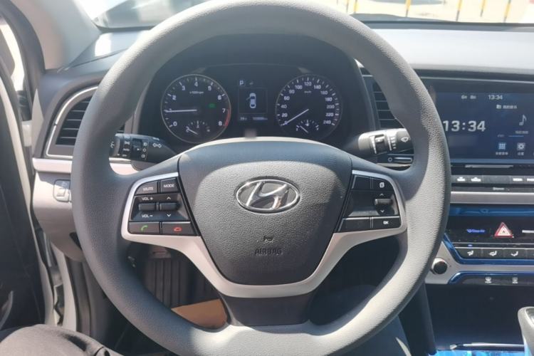 Used Hyundai Elantra (6th Generation / Lingdong) 2016 1.6L Automatic ZhiXuan – Elite Version Steering Wheel