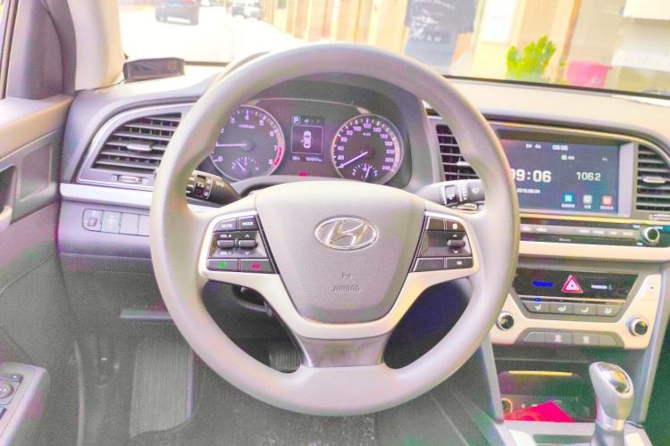 Used Hyundai Elantra (6th Generation / Lingdong) 2016 1.6L Automatic ZhiXuan – Elite Version Steering Wheel