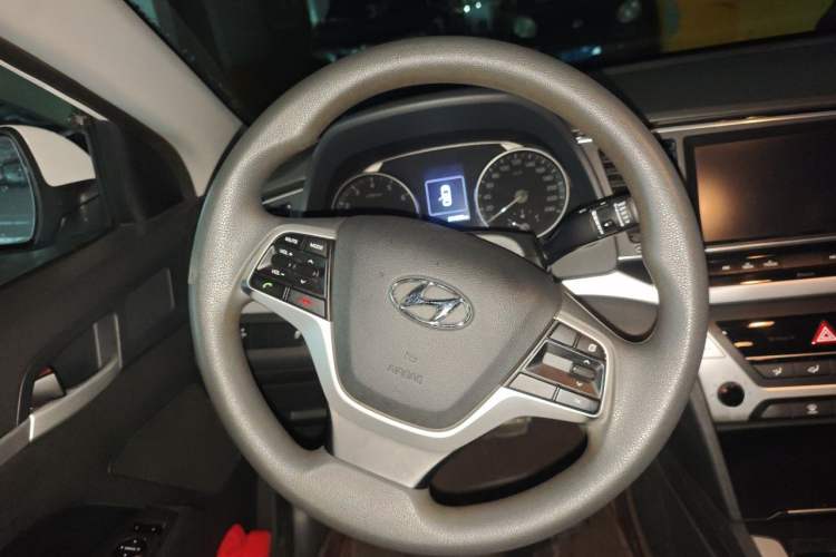 Used Hyundai Elantra (6th Generation / Lingdong) 2016 1.6L Automatic ZhiXuan – Elite Version Steering Wheel
