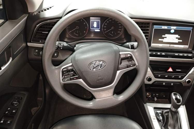 Used Hyundai Elantra (6th Generation / Lingdong) 2016 1.6L Automatic ZhiXuan – Elite Version Steering Wheel