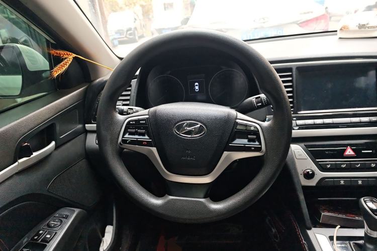 Used Hyundai Elantra (6th Generation / Lingdong) 2016 1.6L Automatic ZhiXuan – Elite Version Steering Wheel