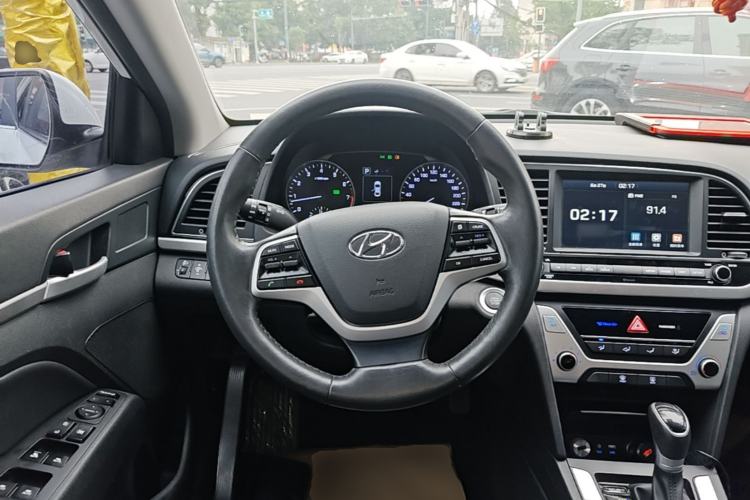 Used Hyundai Elantra (6th Generation / Lingdong) 2016 1.6L Automatic ZhiXuan · Luxury Version Steering Wheel