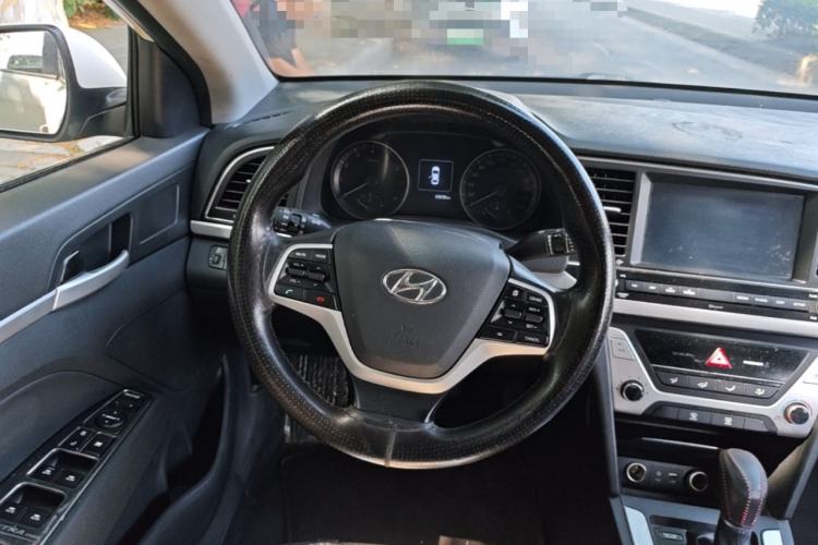 Used Hyundai Elantra (6th Generation / Lingdong) 2016 1.6L Automatic ZhiXuan · Luxury Version Steering Wheel