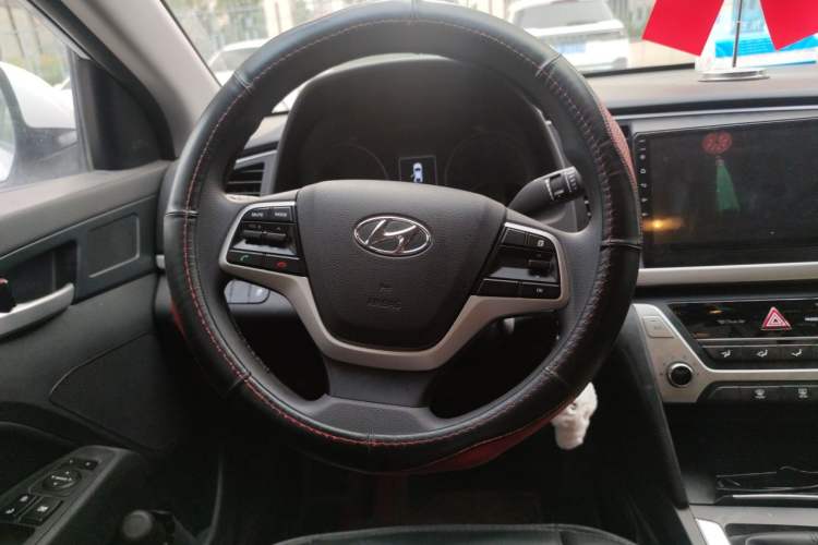 Used Hyundai Elantra (6th Generation / Lingdong) 2016 1.6L Manual ZhiXuan · Dynamic Model Steering Wheel