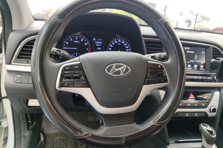 Used Hyundai Elantra (6th Generation / Lingdong) 2016 1.6L Automatic ZhiXuan – Elite Version Steering Wheel