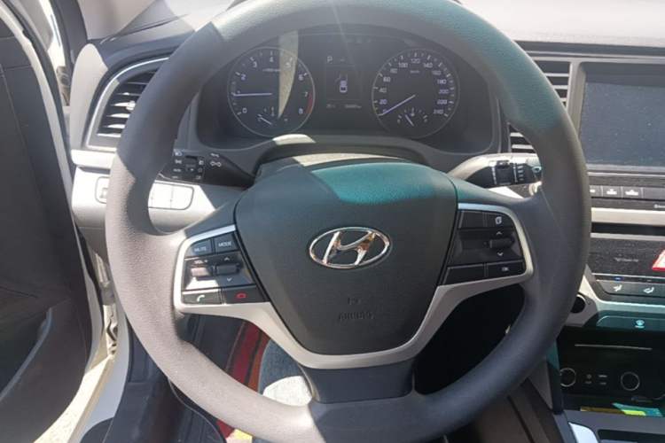 Used Hyundai Elantra (6th Generation / Lingdong) 2016 1.6L Automatic ZhiXuan – Elite Version Steering Wheel