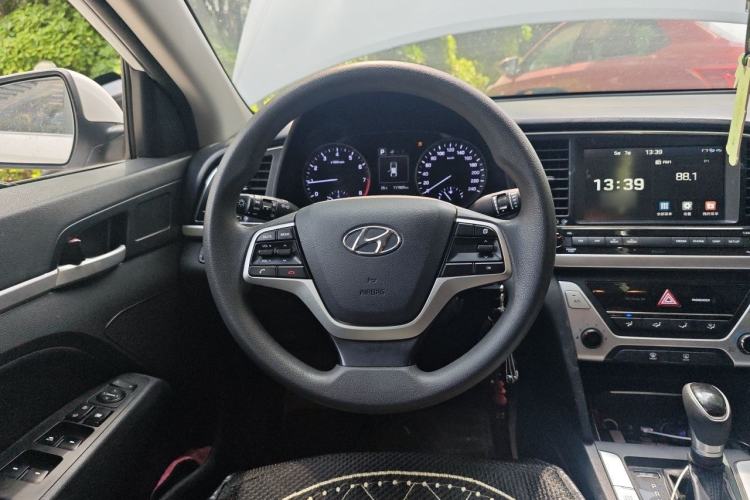 Used Hyundai Elantra (6th Generation / Lingdong) 2016 1.6L Automatic ZhiXuan – Elite Version Steering Wheel