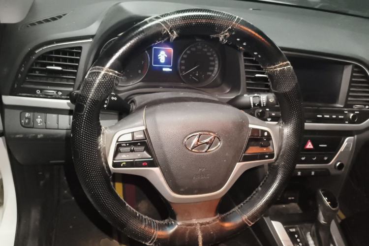 Used Hyundai Elantra (6th Generation / Lingdong) 2016 1.6L Automatic ZhiXuan – Elite Version Steering Wheel