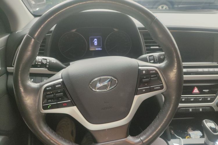 Used Hyundai Elantra (6th Generation / Lingdong) 2016 1.6L Automatic ZhiXuan · Luxury Version Steering Wheel