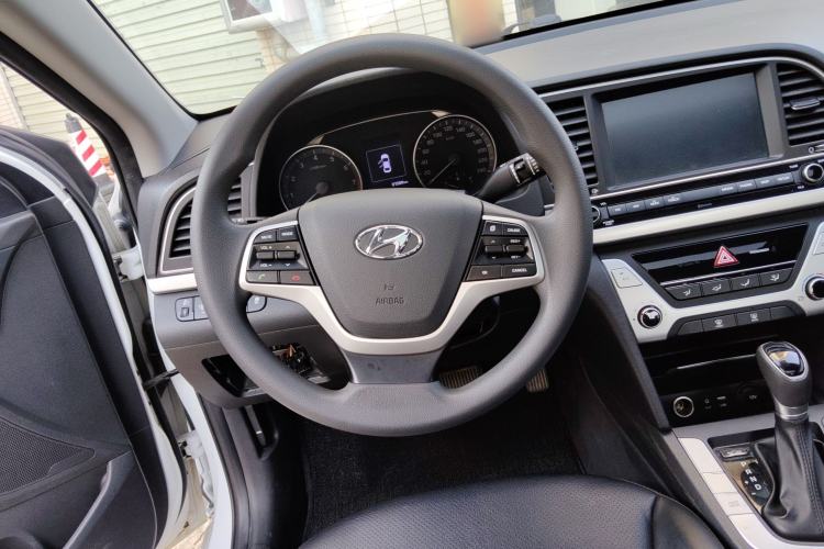 Used Hyundai Elantra (6th Generation / Lingdong) 2016 1.6L Automatic ZhiXuan – Elite Version Steering Wheel