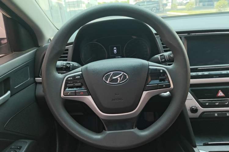 Used Hyundai Elantra (6th Generation / Lingdong) 2016 1.6L Automatic ZhiXuan – Elite Version Steering Wheel