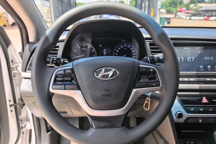 Used Hyundai Elantra (6th Generation / Lingdong) 2016 1.6L Automatic ZhiXuan – Elite Version Steering Wheel