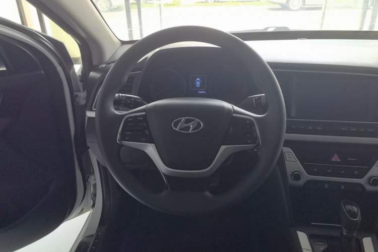 Used Hyundai Elantra (6th Generation / Lingdong) 2016 1.6L Automatic ZhiXuan – Elite Version Steering Wheel